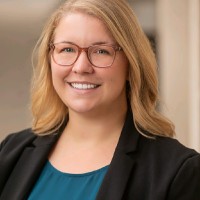 headshot of your instructor, Shannon Schutt (Jacobson)